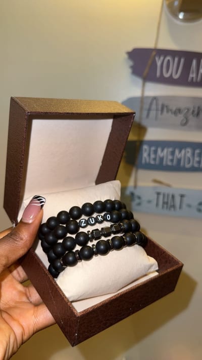 Bracelets 