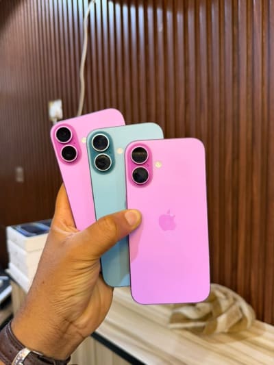 iPhone 16 