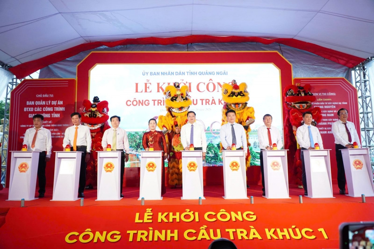 Nghi thức khởi công Dự án được các đại biểu thực hiện long trọng Nghi thức khởi công Dự án được các đại biểu thực hiện long trọng