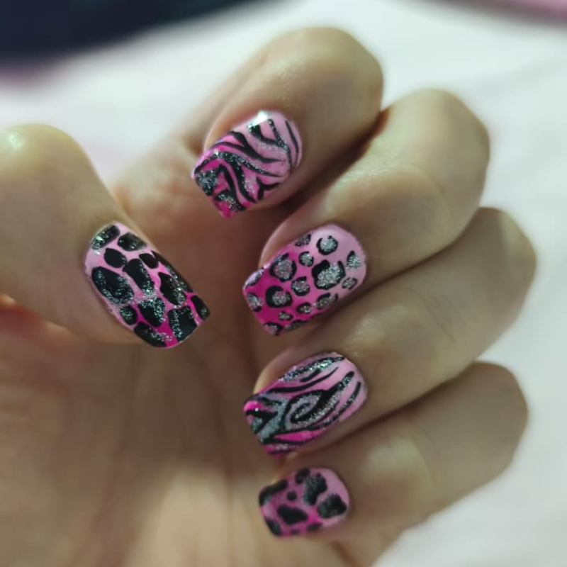 Patty Goga en formación de nail art