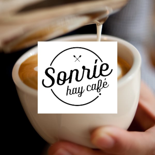 SONRÍE HAY CAFÉ