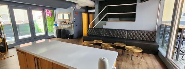 Photo 3 of 6