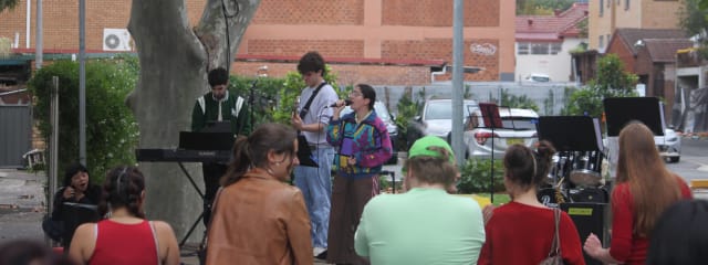 Photo 3 of 6