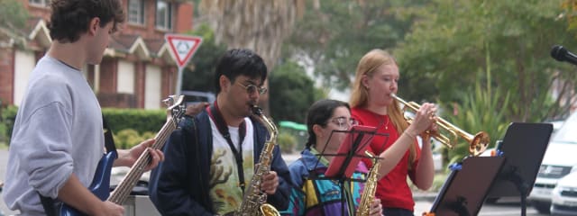 Photo 2 of 6
