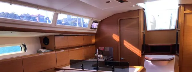 Photo 5 of 6