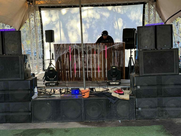 Photo 2 of 6