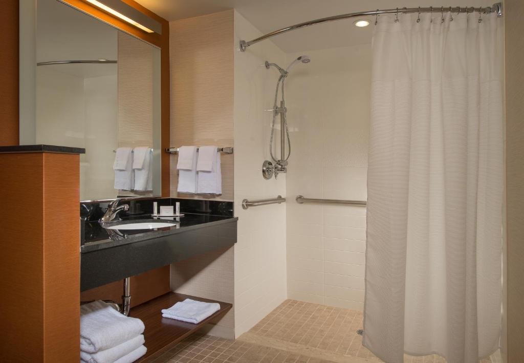 Fairfield_Inn_Hotel_16's photo