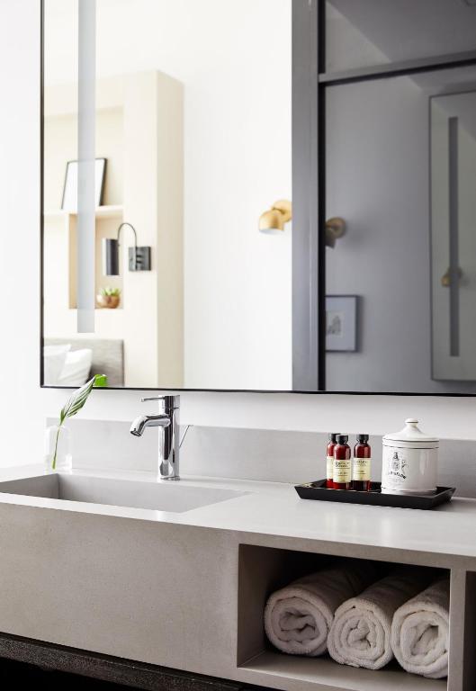 Walker_Hotel_9's photo