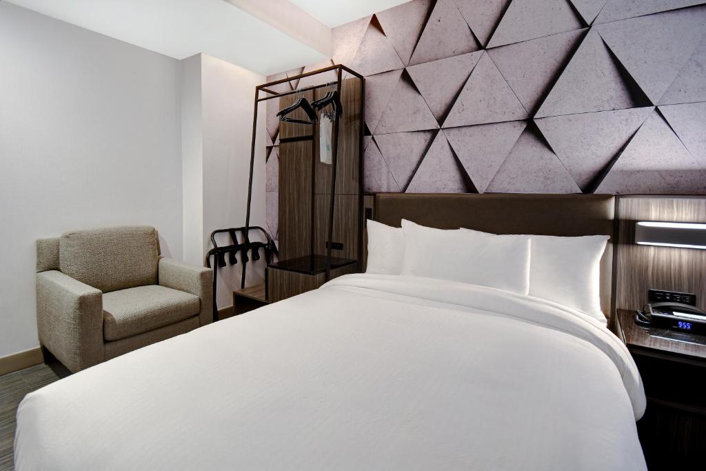 Spring_Hill_Suites_18's photo