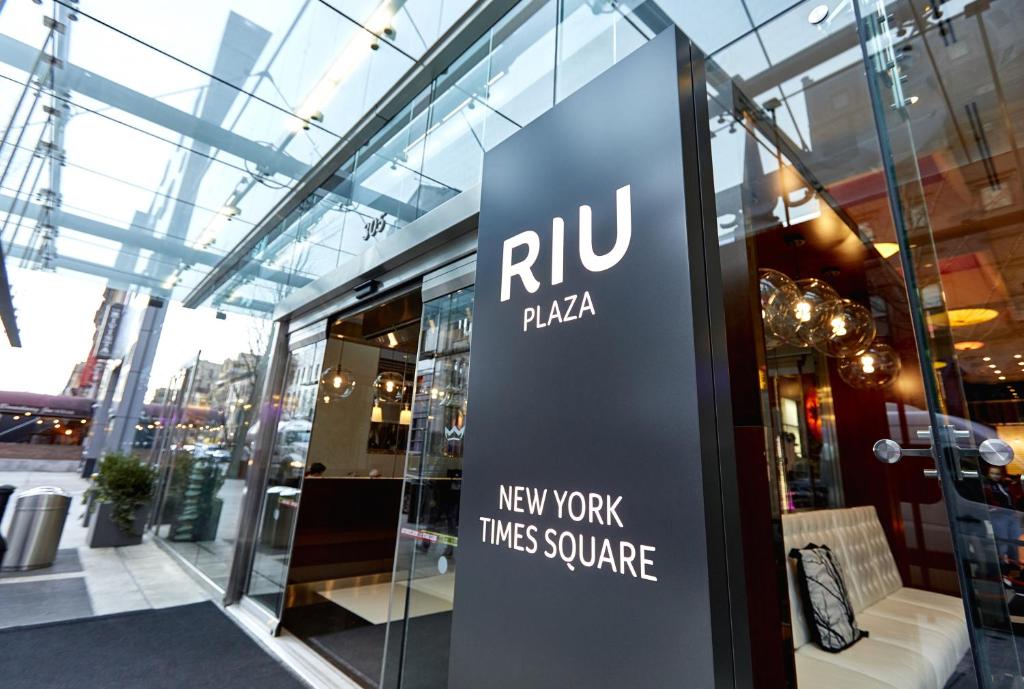 Riu_Plaza_1