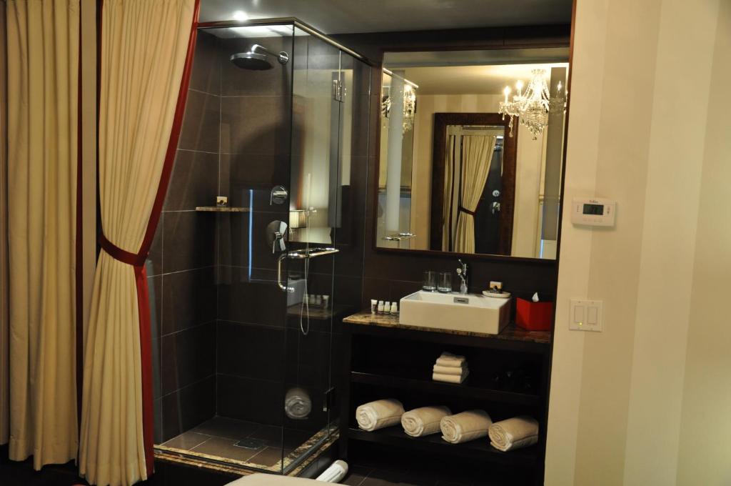 Sanctuary_Hotel_43's photo