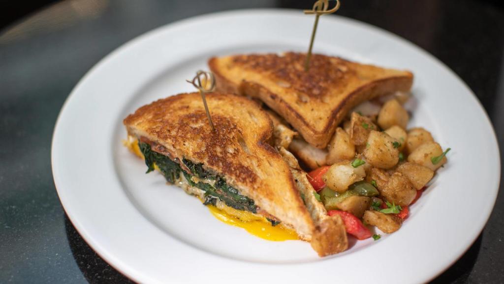 The_Algonquin_Hotel_24's photo