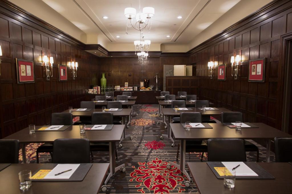 The_Algonquin_Hotel_6's photo