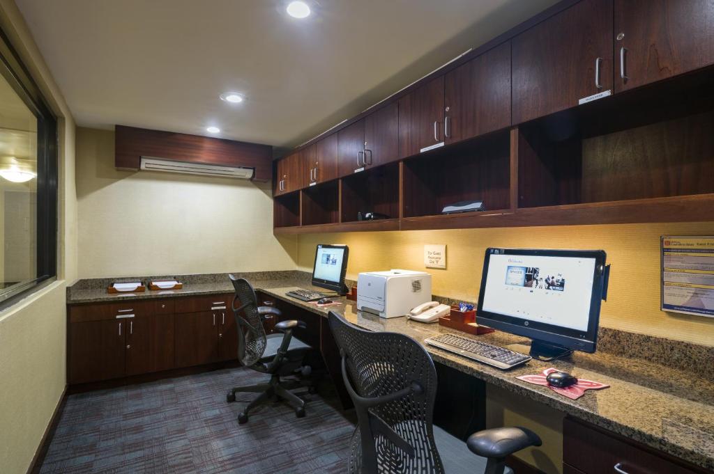 Hilton_Garden_36's photo