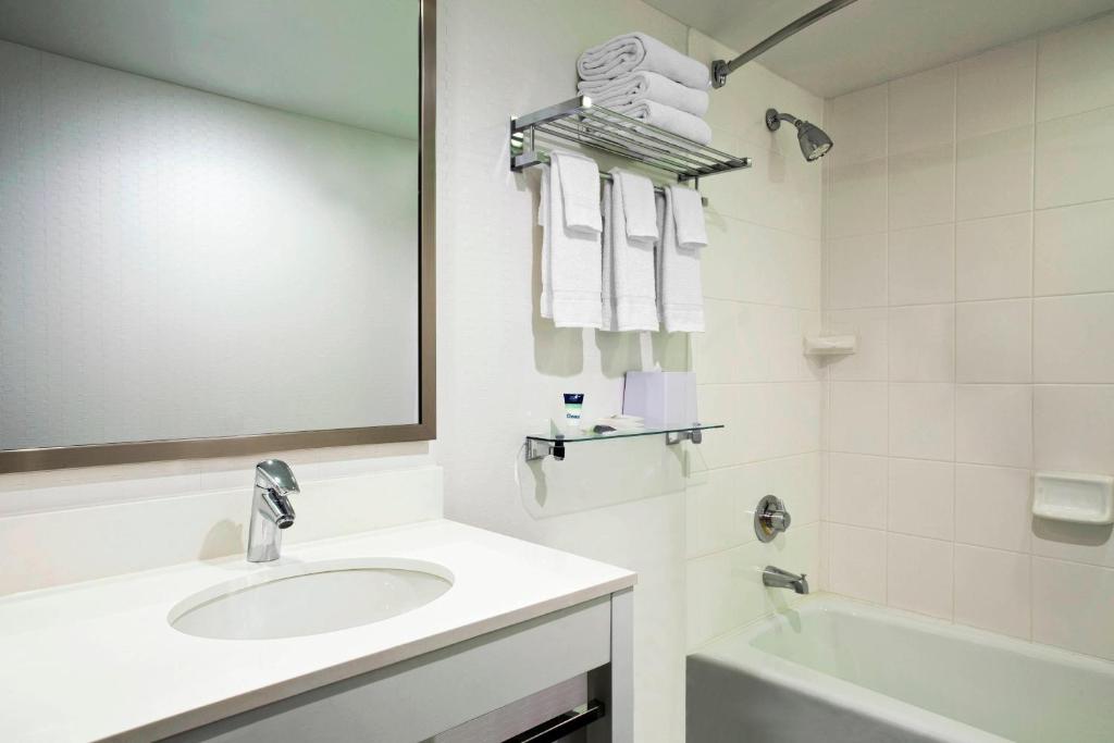 Four_Points_Sheraton_2