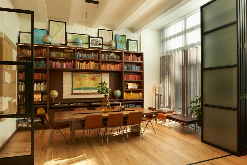 Arlo_nomad_hotel_12's photo