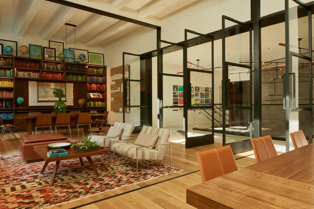 Arlo_nomad_hotel_13's photo