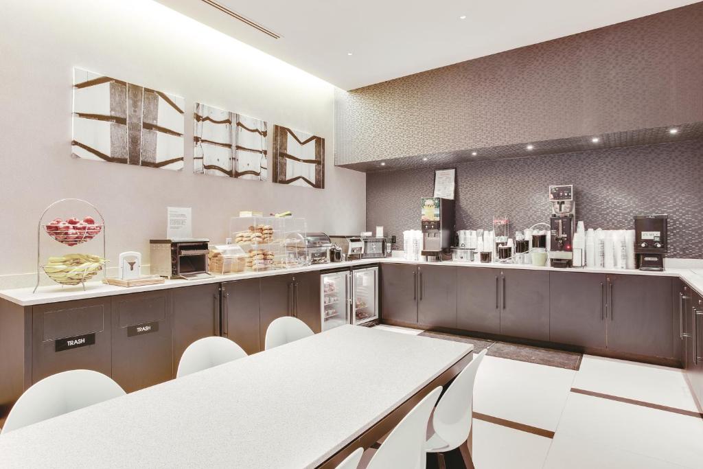 hotel_at_fifth_avenue_44's photo