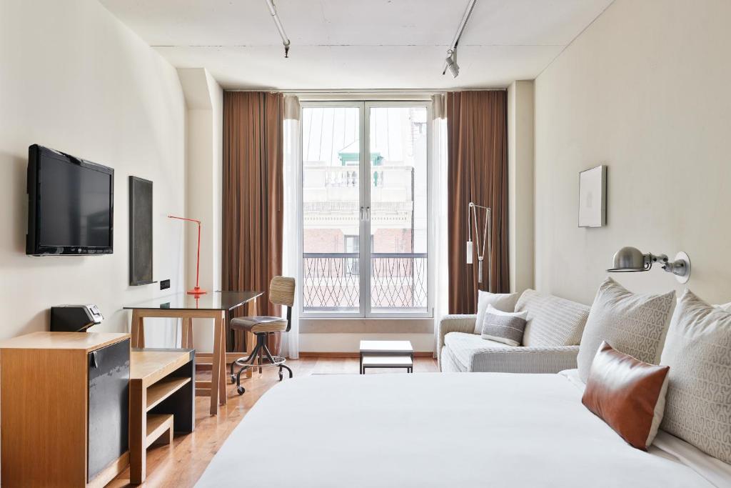 sonder_chambers_13's photo