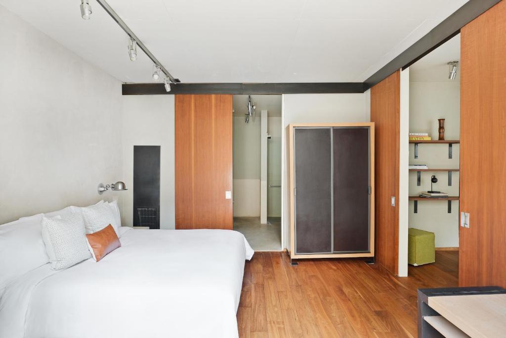 sonder_chambers_14's photo