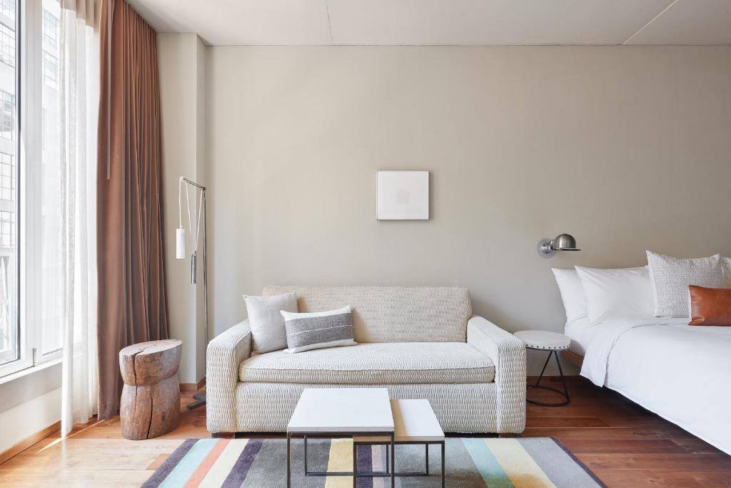 sonder_chambers_16's photo