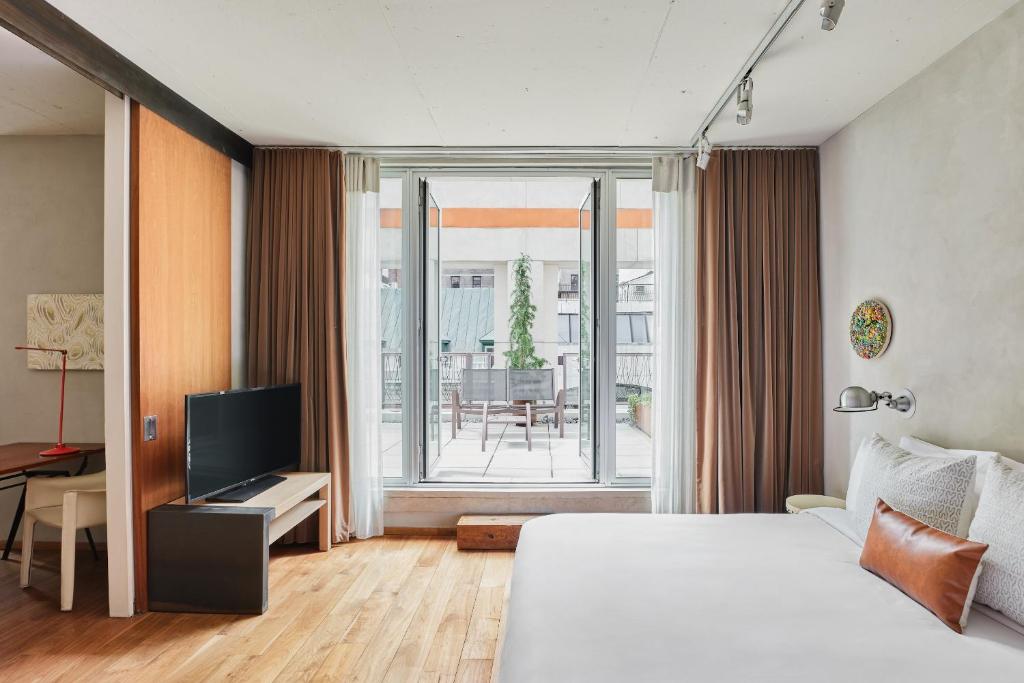 sonder_chambers_25's photo