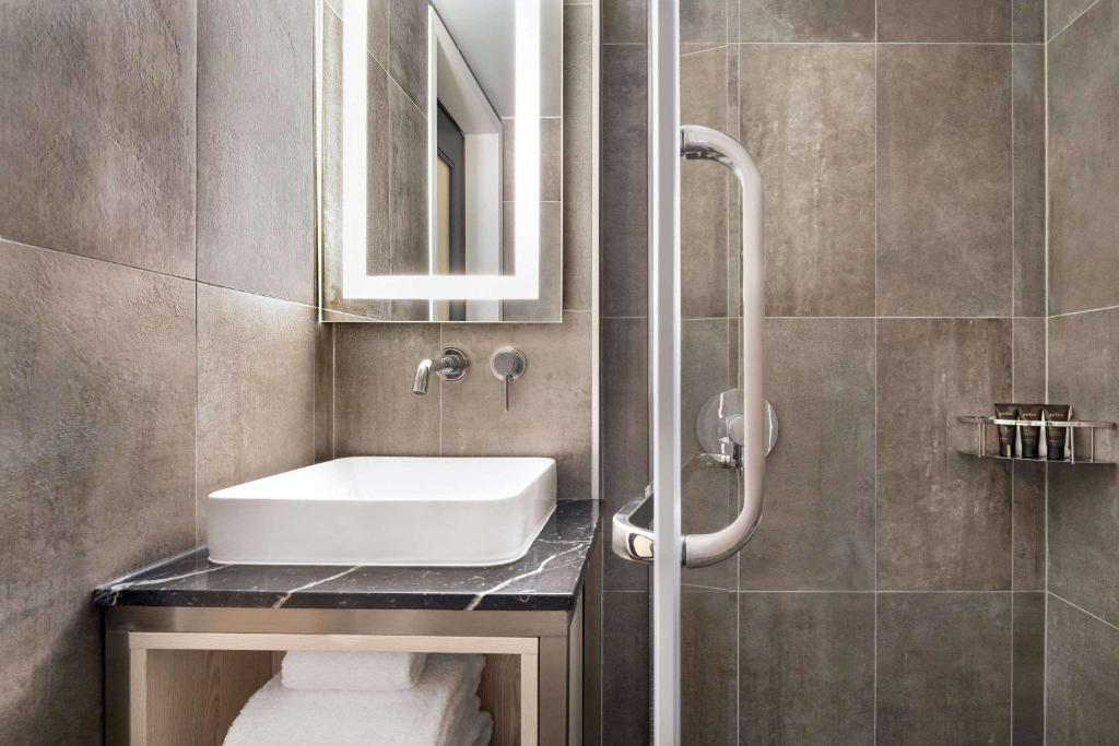 wingate_by_wyndham_24's photo