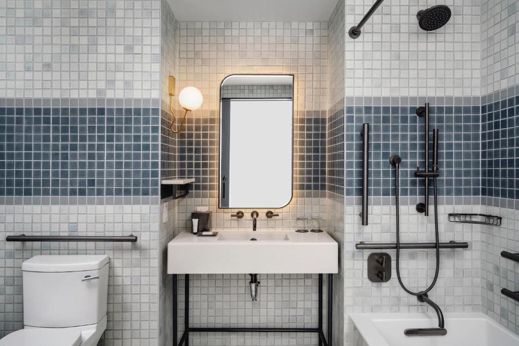 Arlo_midtown_12's photo