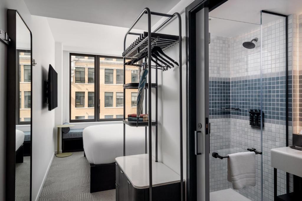 Arlo_midtown_6's photo