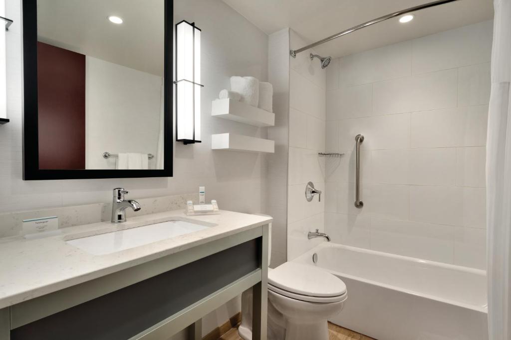 hilton_garden_28's photo