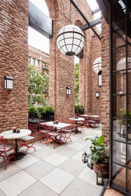 civilian_hotel_39's photo