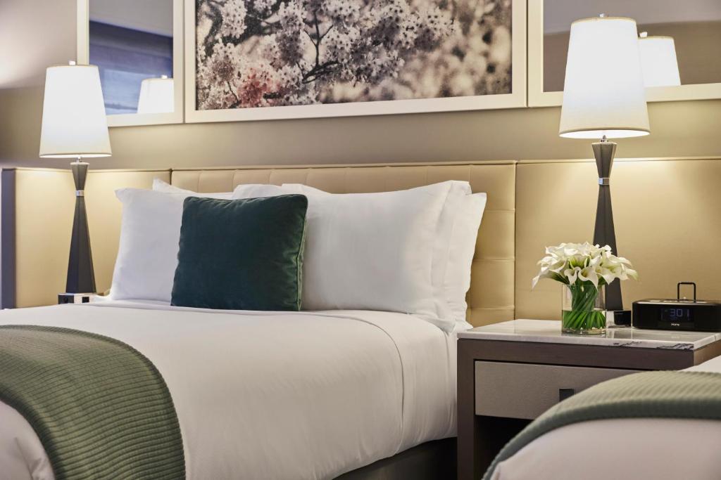 loews_regency_10's photo