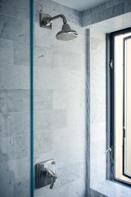 loews_regency_13's photo