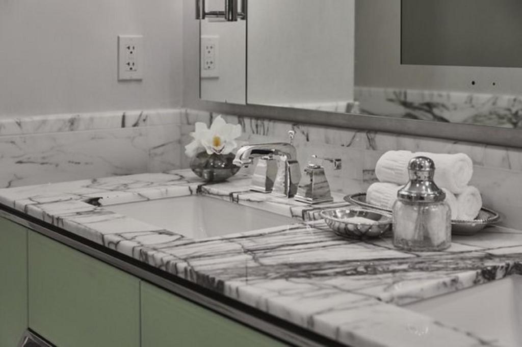 loews_regency_26's photo