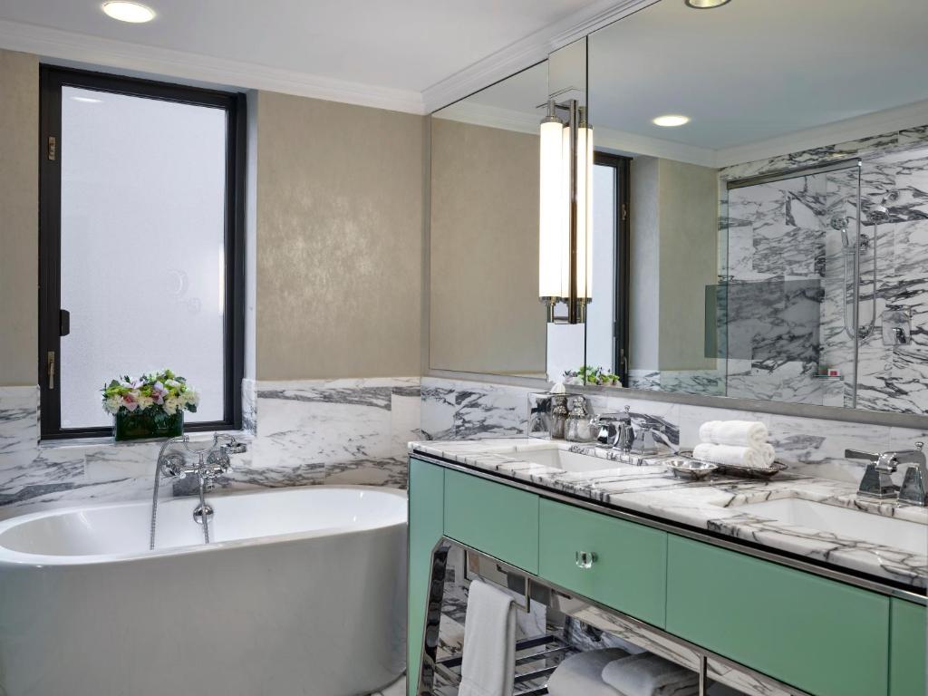 loews_regency_6's photo