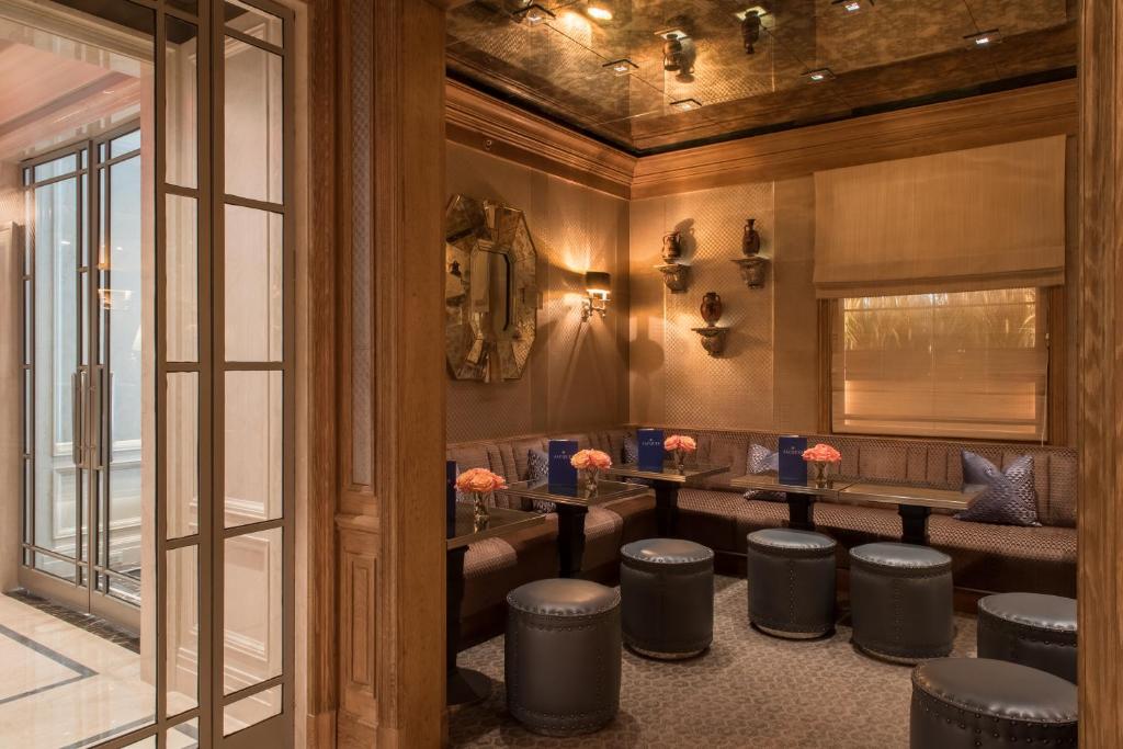 lowell_hotel_9's photo