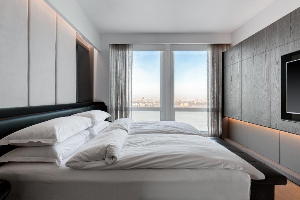 equinox_hotel_hudson_37's photo