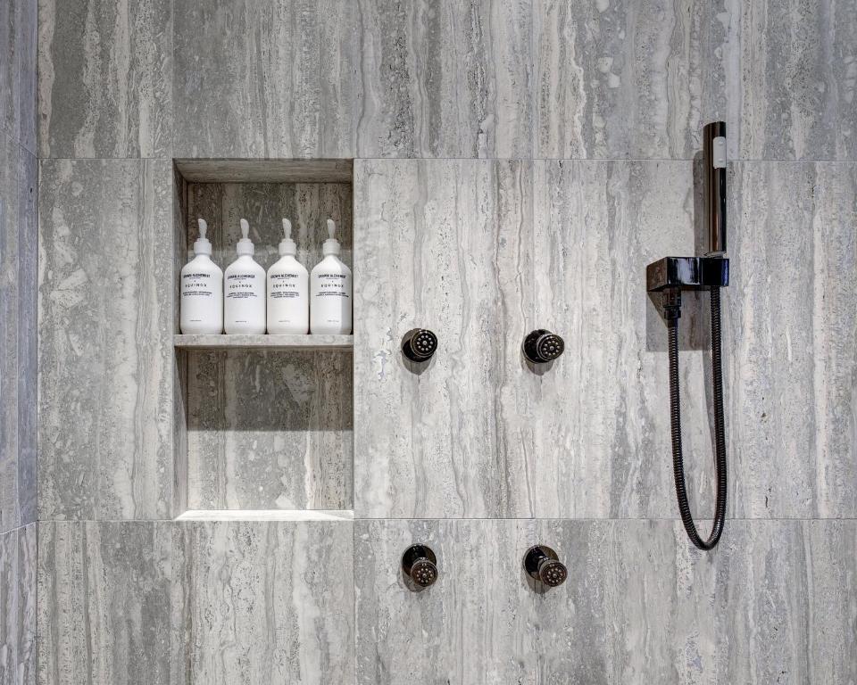 equinox_hotel_hudson_40's photo