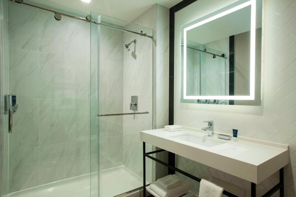 four_points_sheraton_17's photo