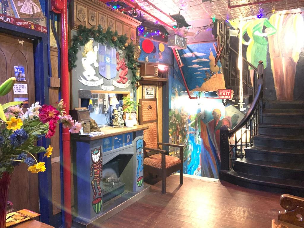 Carlton_arms_11's photo