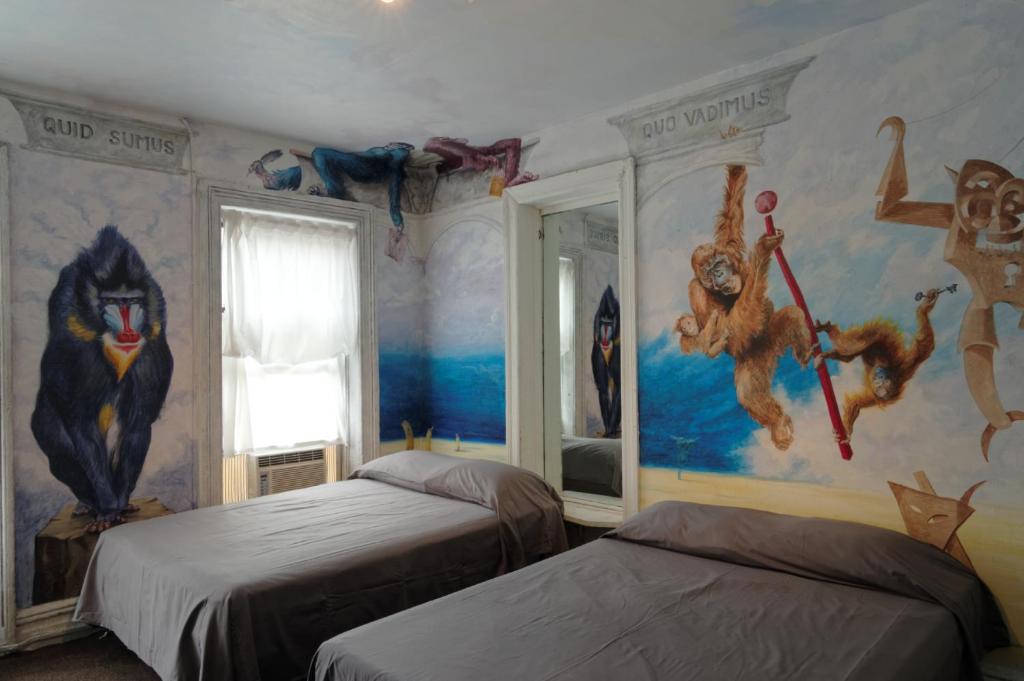 Carlton_arms_24's photo