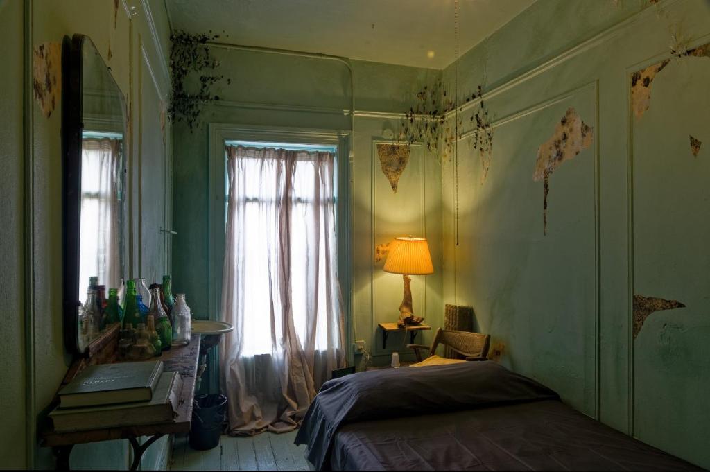 Carlton_arms_28's photo