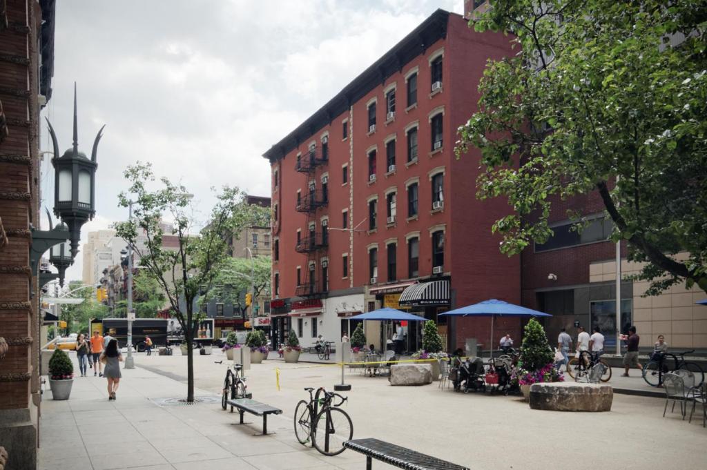 Carlton_arms_9's photo