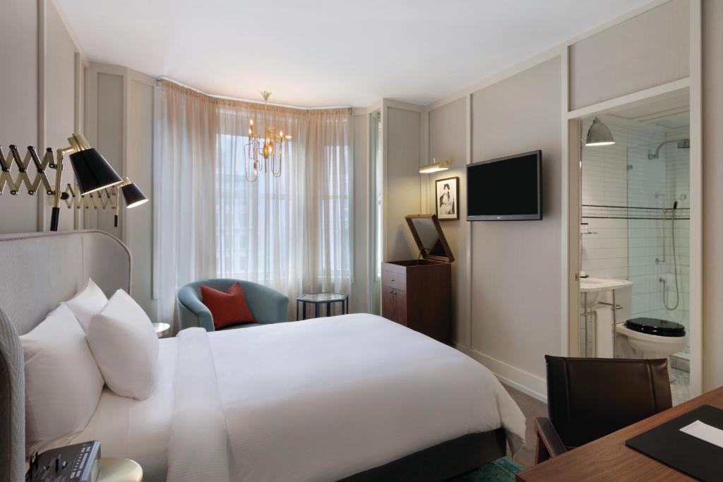 Evelyn_nomad_36's photo