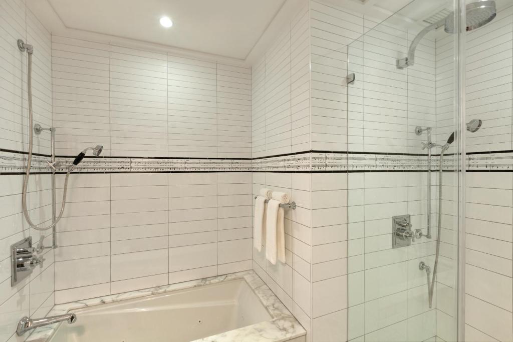 Evelyn_nomad_45's photo