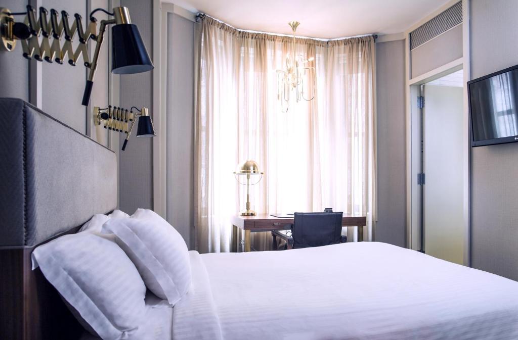 Evelyn_nomad_6's photo