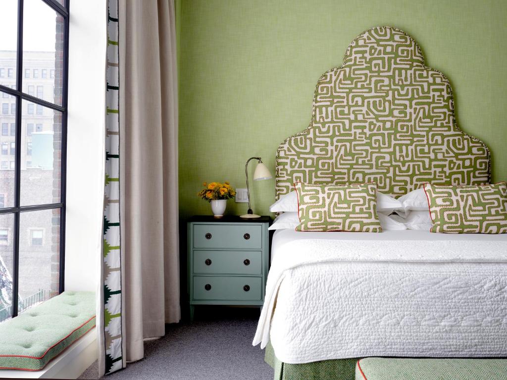 Crosby_street_hotel_1