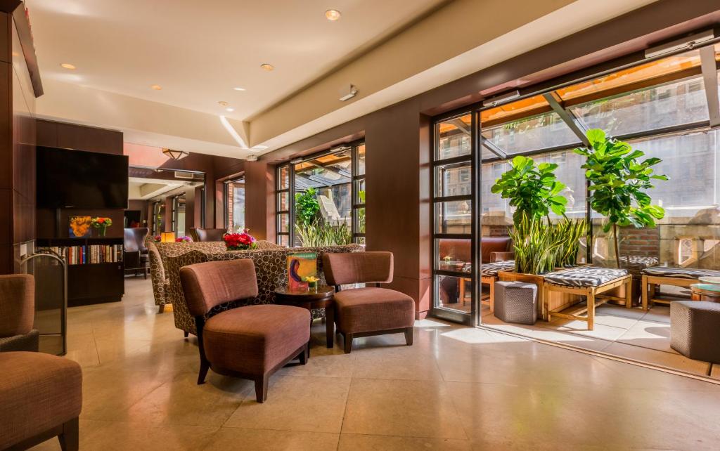 Library_hotel_27's photo