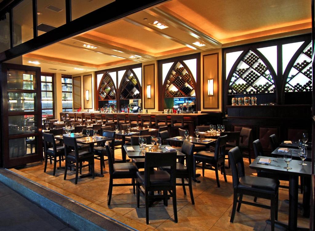 Library_hotel_37's photo