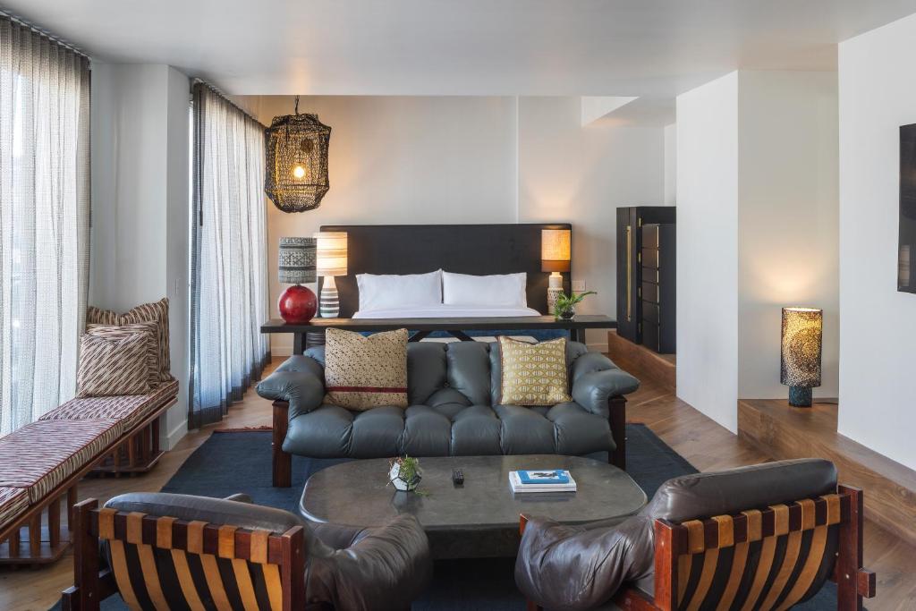 Made_hotel_25's photo